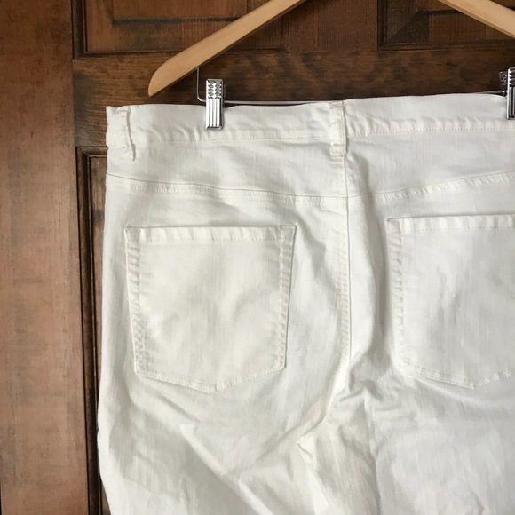 DG2 by Diane Gilman White 5-Pocket Cropped Jeans Size 18W - Picture 13 of 15